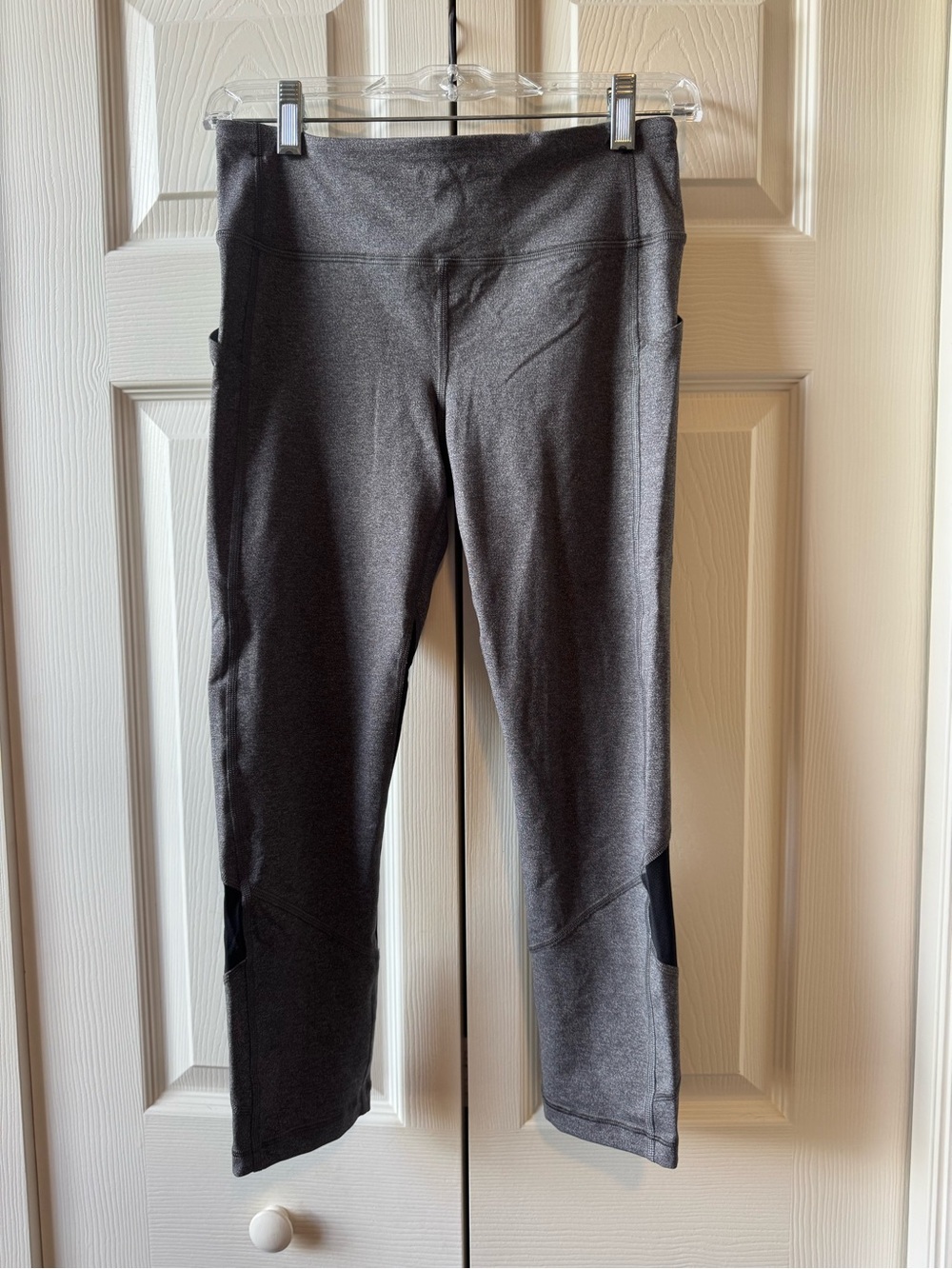 Lululemon cropped grey leggings